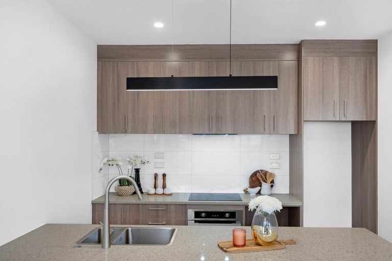 Photo of property in 21 Korokio Lane, Henderson, Auckland, 0612