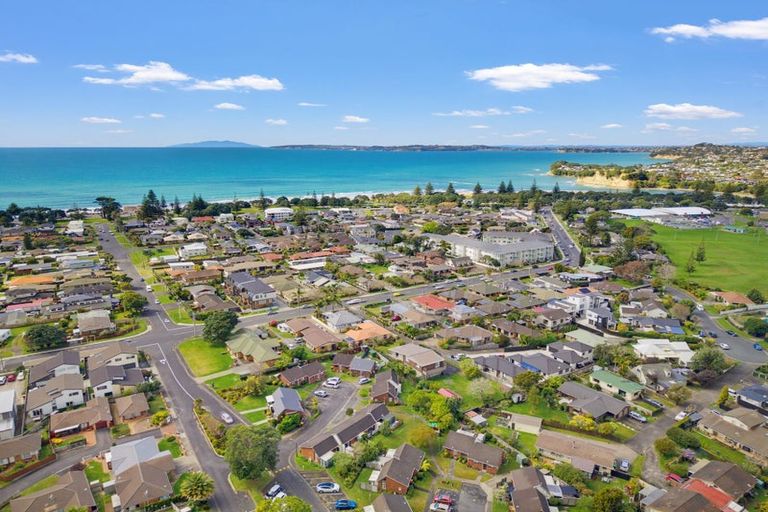 Photo of property in 10 Fantail Court, Orewa, 0931