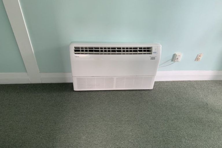 Photo of property in 69 Centre Street, Strathern, Invercargill, 9812