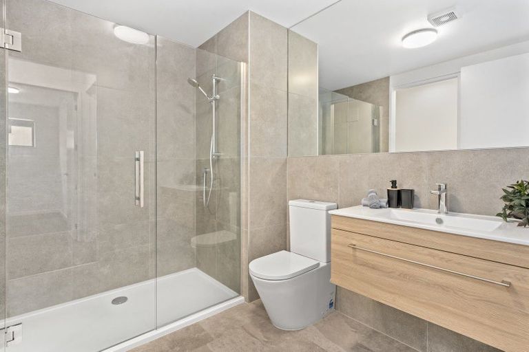 Photo of property in 2/69 Tiketike Way, Brooklyn, Wellington, 6021