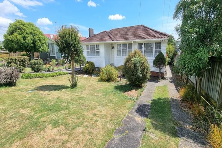 Photo of property in 13 Friedlanders Road, Manurewa, Auckland, 2102