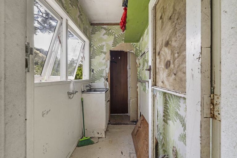 Photo of property in 18 Glenelg Road, Red Beach, 0932