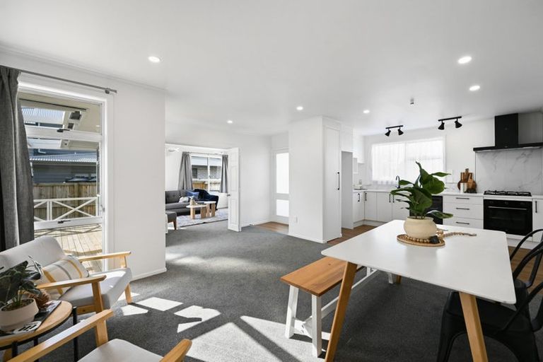 Photo of property in 63 Oakfield Crescent, Pukete, Hamilton, 3200