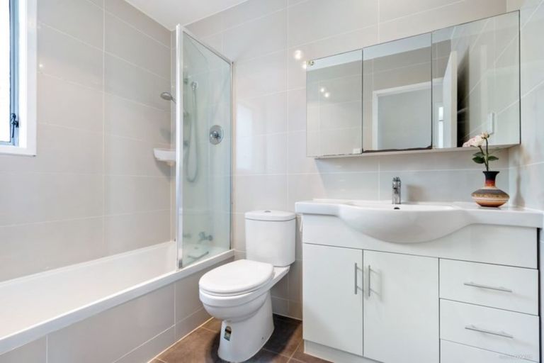 Photo of property in 79 Sunderlands Road, Half Moon Bay, Auckland, 2012