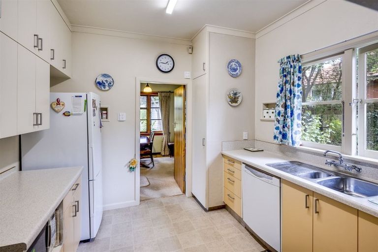 Photo of property in 16 Plassey Street, Havelock North, 4130