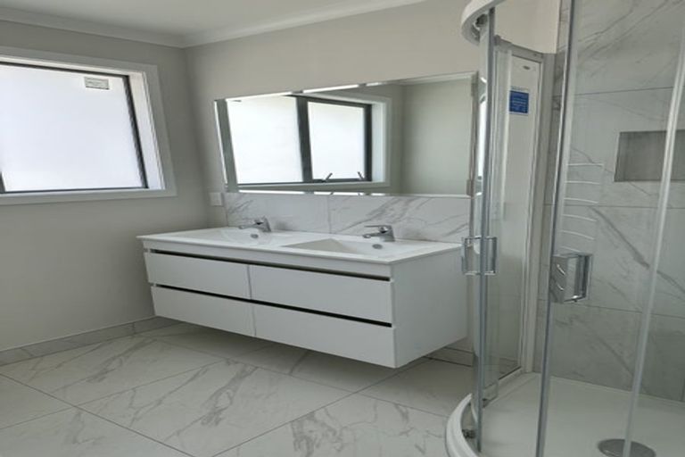 Photo of property in 28 Eskdale Road, Papakowhai, Porirua, 5024