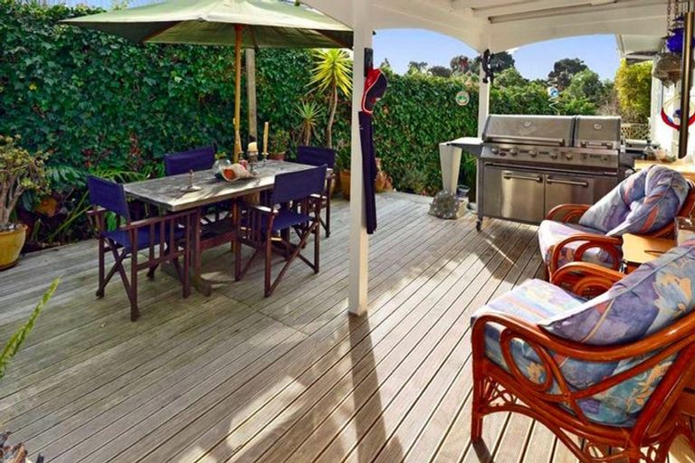 Photo of property in 23 Marina Road, Torbay, Auckland, 0630