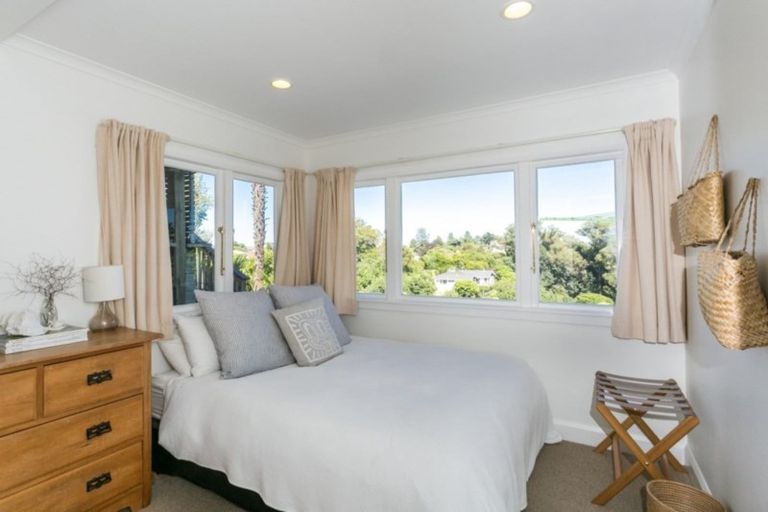 Photo of property in 14 Selwyn Road, Hospital Hill, Napier, 4110