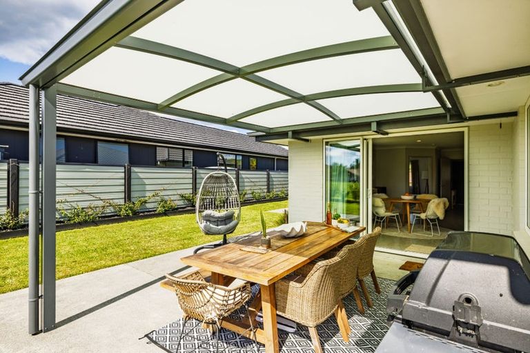 Photo of property in 6 Halyard Loop, Haruru, 0204