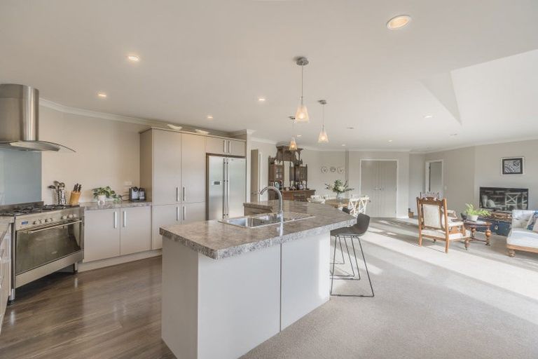 Photo of property in 8 Pateke Way, Paraparaumu Beach, Paraparaumu, 5032