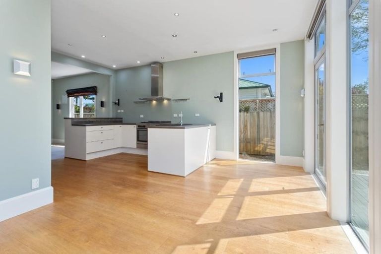 Photo of property in 145 Holly Road, St Albans, Christchurch, 8014