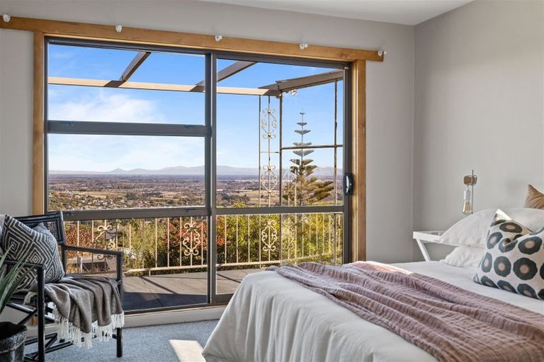 Photo of property in 99 Dyers Pass Road, Cashmere, Christchurch, 8022