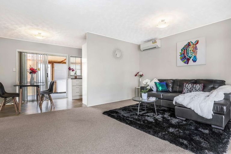 Photo of property in 3/63 Kenderdine Road, Papatoetoe, Auckland, 2025