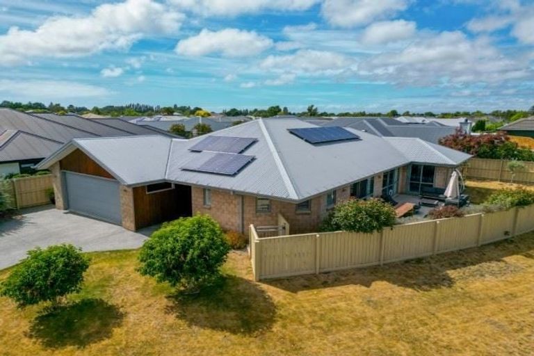 Photo of property in 11 Awa Place, Rangiora, 7400