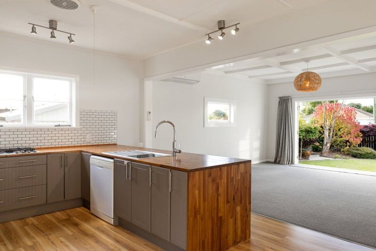 Photo of property in 11 Winter Street, Fairfield, Hamilton, 3214