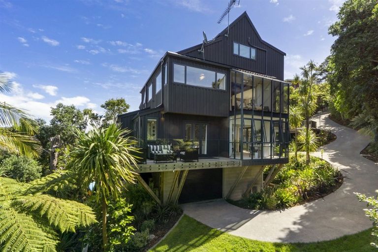 Photo of property in 17b Rangitoto Terrace, Milford, Auckland, 0620