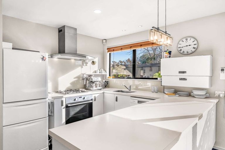 Photo of property in 7 Glenharrow Avenue, Avonhead, Christchurch, 8042