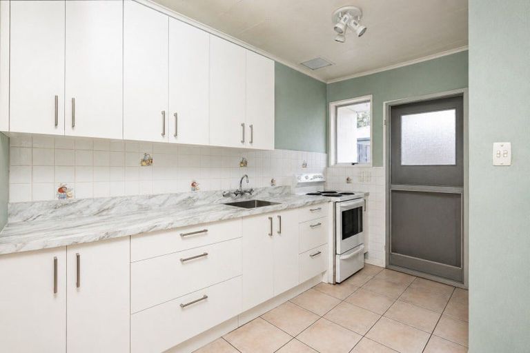 Photo of property in 2/12 Caxton Street, Onekawa, Napier, 4110