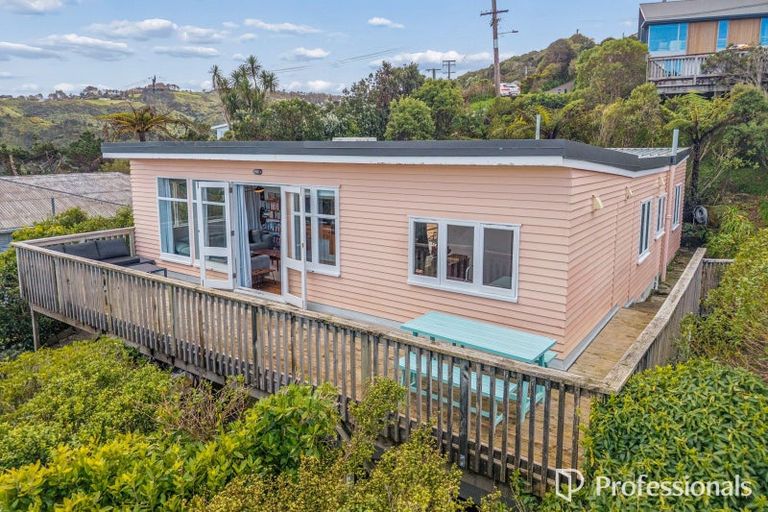 Photo of property in 7 Titiro Moana Road, Korokoro, Lower Hutt, 5012