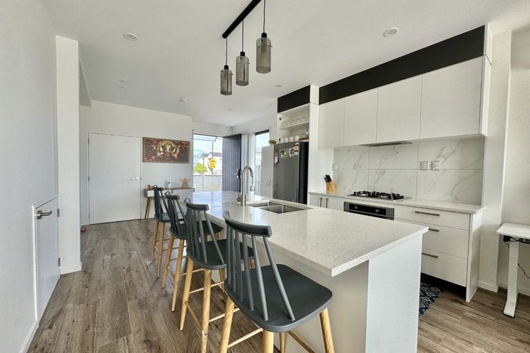 Photo of property in 38 Parahau Road, Papakura, 2110