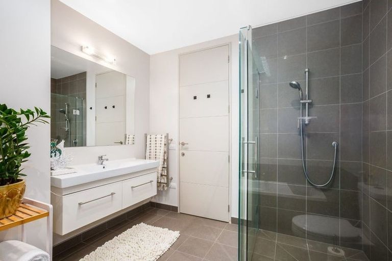 Photo of property in 1 Aoraki Rise, Aotea, Porirua, 5024