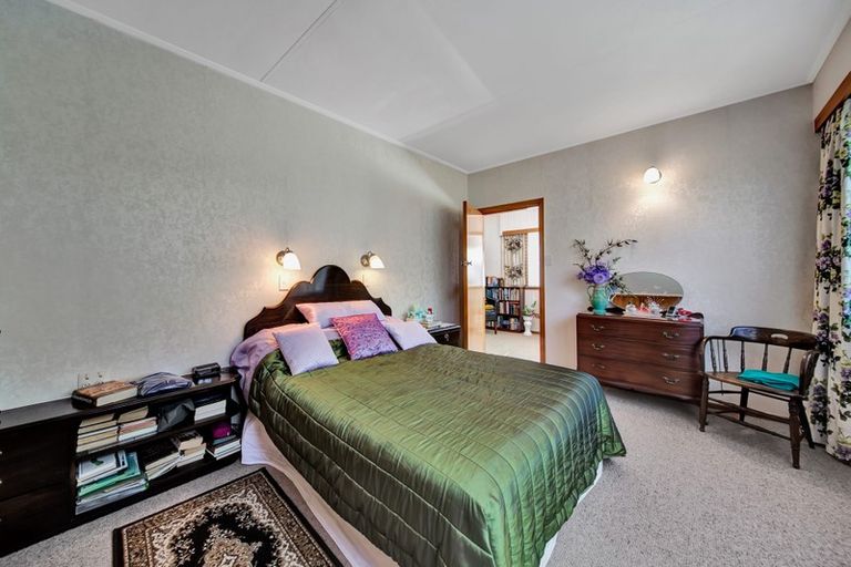 Photo of property in 1 High Road, Hawera, 4610