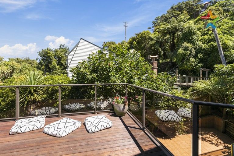 Photo of property in 23 Ferry Road, Days Bay, Lower Hutt, 5013