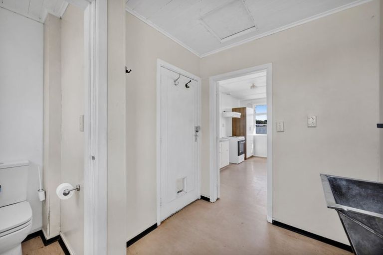 Photo of property in 31 Wilson Street, Waverley, 4510