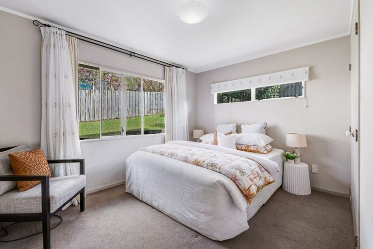 Photo of property in 2/45 Unsworth Drive, Unsworth Heights, Auckland, 0632
