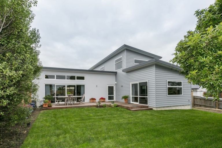 Photo of property in 6 Gladstone Road, Bluff Hill, Napier, 4110