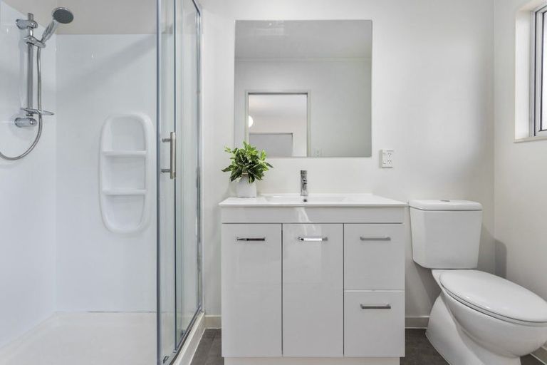 Photo of property in 1/5 Pelican Lane, Unsworth Heights, Auckland, 0632