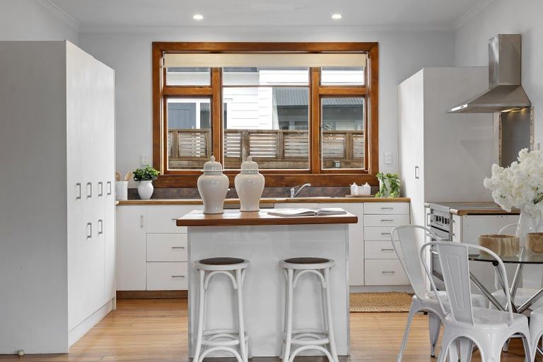 Photo of property in 139 Saint Martins Road, Saint Martins, Christchurch, 8022