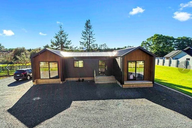 Photo of property in 10 Brighton Grove, Newstead, Hamilton, 3286