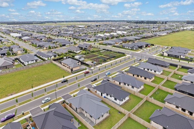 Photo of property in 175 Faringdon Boulevard, Rolleston, 7615