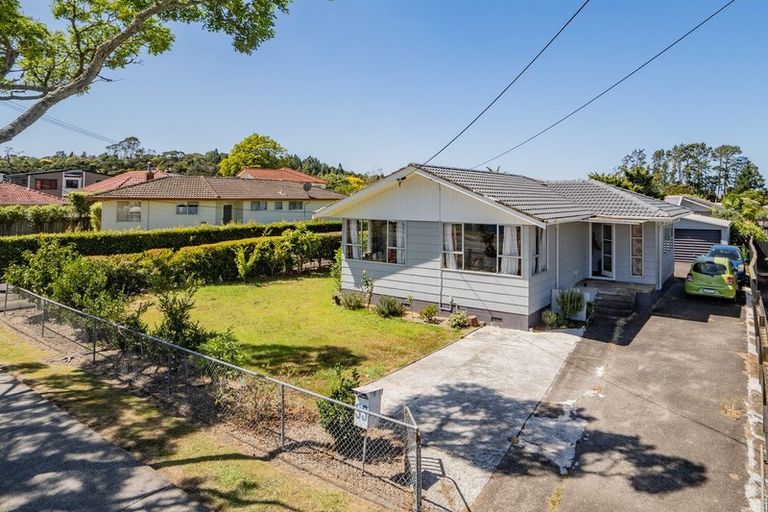 Photo of property in 33 Border Road, Henderson, Auckland, 0612