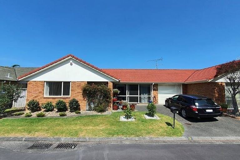 Photo of property in 3/262 Centreway Road, Orewa, 0931