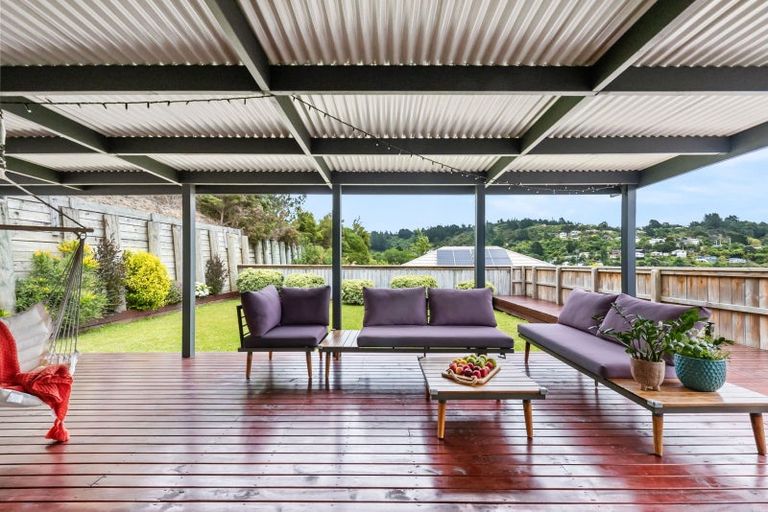 Photo of property in 10 Speldhurst Grove, Stokes Valley, Lower Hutt, 5019