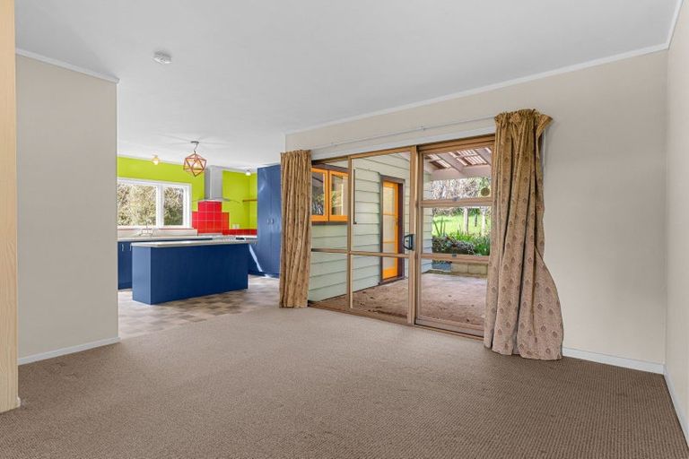 Photo of property in 950 Oneriri Road, Kaiwaka, 0573