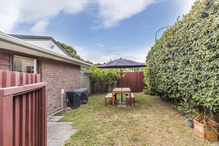Photo of property in 1/7 Tawa Street, Tawa, Wellington, 5028