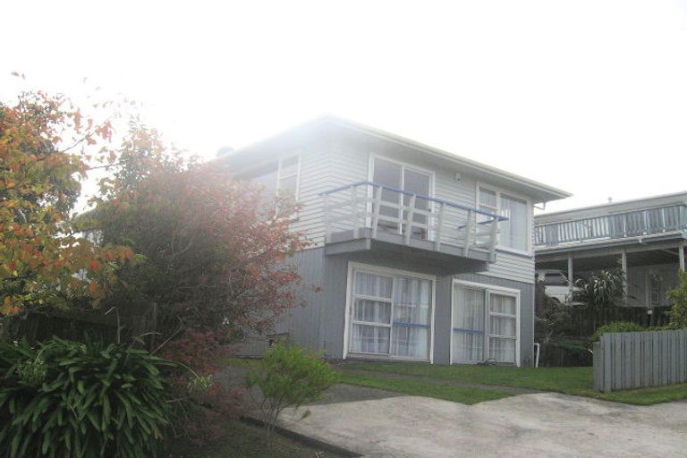 Photo of property in 30 Oakleigh Street, Maungaraki, Lower Hutt, 5010