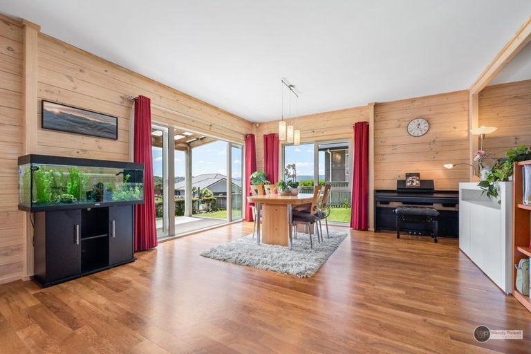Photo of property in 5 Aran More Place, Belmont, Lower Hutt, 5010