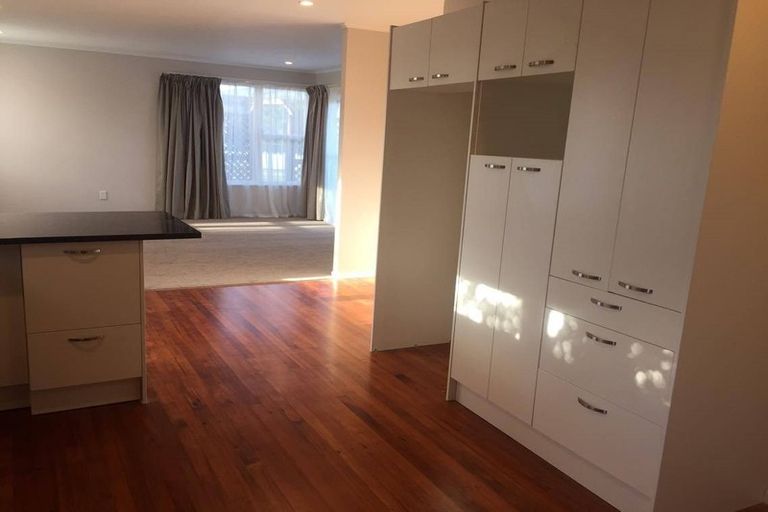 Photo of property in 46 Megan Avenue, Pakuranga Heights, Auckland, 2010