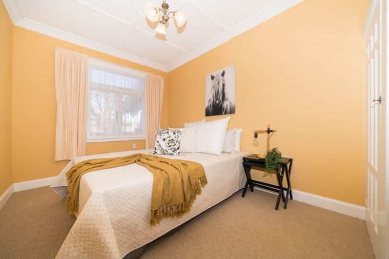 Photo of property in 42 Dahlia Street, Palmerston North, 4410