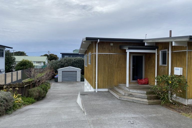 Photo of property in 1113 Papamoa Beach Road, Papamoa Beach, Papamoa, 3118