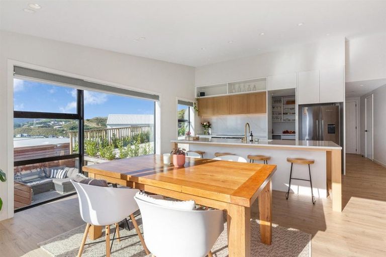 Photo of property in 65 Exploration Way, Whitby, Porirua, 5024