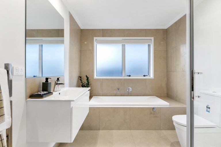 Photo of property in 1 Cooperage Avenue, Kumeu, 0810