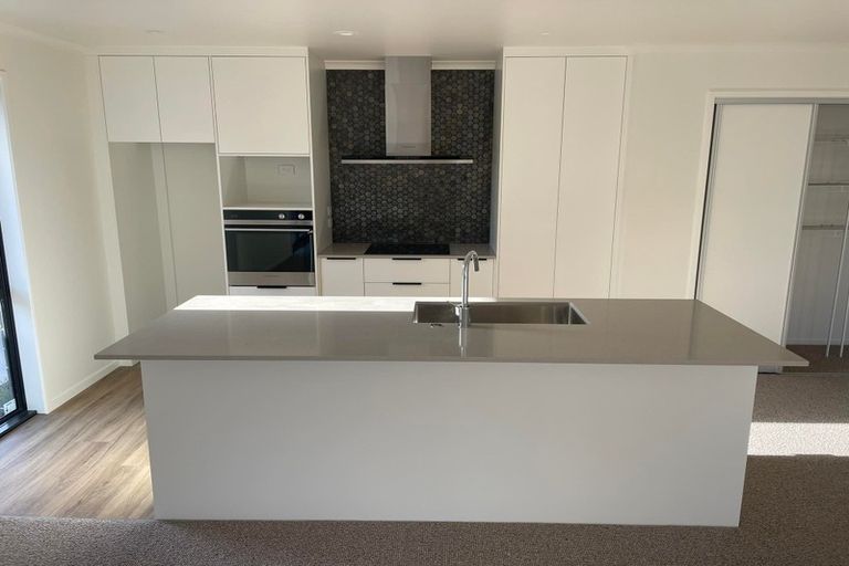 Photo of property in 5 Westwill Way, Westown, New Plymouth, 4310