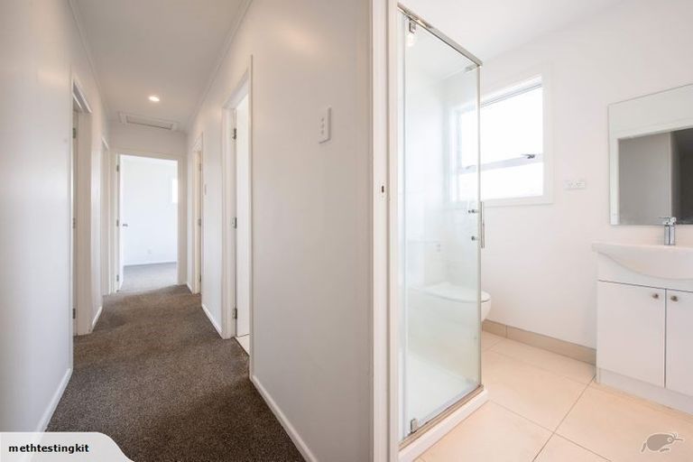 Photo of property in 51 Colwill Road, Massey, Auckland, 0614