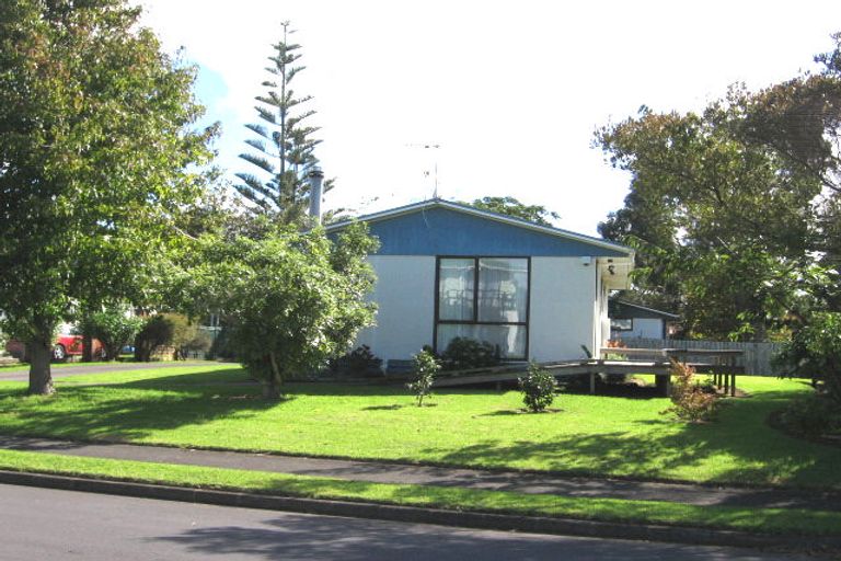 Photo of property in 7 Compass Place, Te Atatu Peninsula, Auckland, 0610