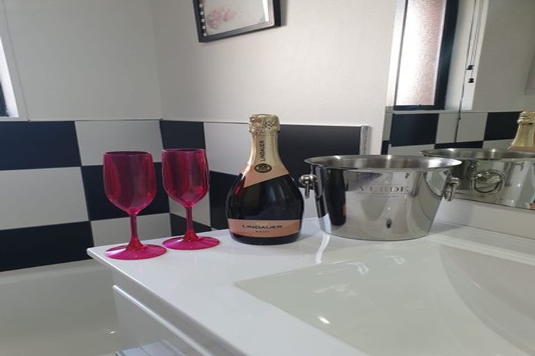 Photo of property in 1/112 Elizabeth Street, Riccarton, Christchurch, 8041